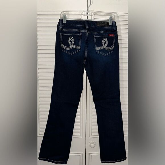 Seven7 Women’s Rhinestone Pocket Dark Wash Petite Low Rise Bootcut Jeans Size 6P - Picture 7 of 12